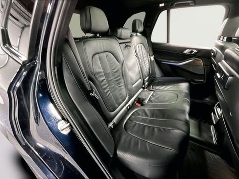 Used 2020 BMW X5 M50i w/ Premium Package image 26