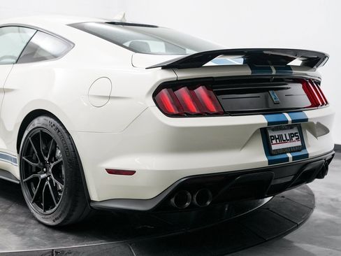 Used 2020 Ford Mustang Shelby GT350 w/ Technology Package image 18