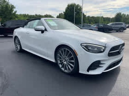 Used 2022 Mercedes-Benz E 450 Cabriolet image 3