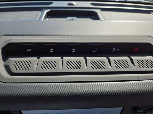 Certified 2025 Ford Bronco Badlands w/ Sasquatch Package AWD/4WD image 24