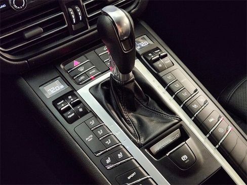 Used 2019 Porsche Macan image 19