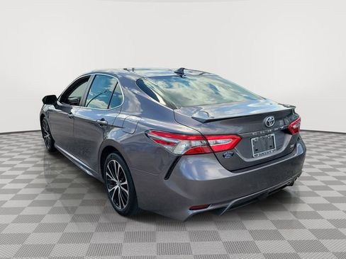 Used 2019 Toyota Camry SE FWD image 4