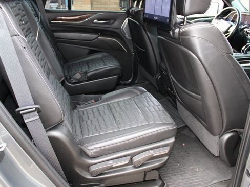 Used 2021 Cadillac Escalade Premium Luxury Platinum image 19