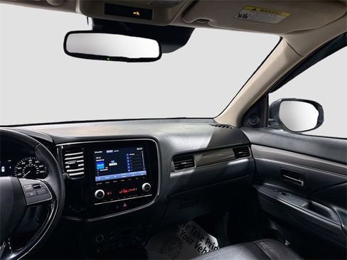 Used 2020 Mitsubishi Outlander SE image 24