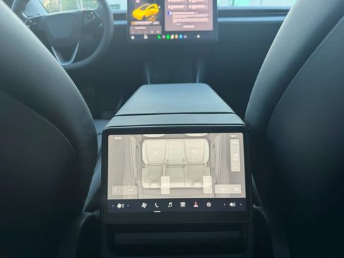 Used 2026 Tesla Model Y Long Range RWD image 18