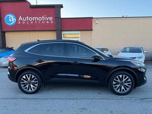 Used 2020 Ford Escape Titanium AWD/4WD image 4