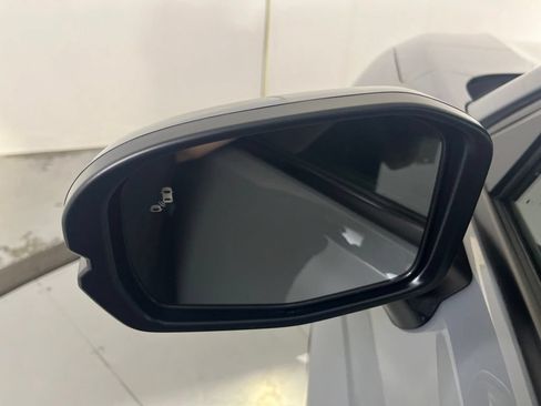 Used 2025 Honda HR-V Sport image 38