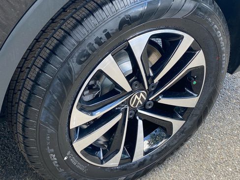 Certified 2024 Volkswagen Tiguan S AWD/4WD image 21