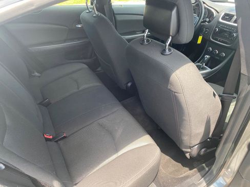 Used 2013 Dodge Avenger SE FWD image 20