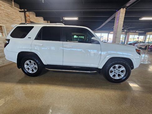 Used 2016 Toyota 4Runner RWD 4dr V6 SR5 (Natl) image 8