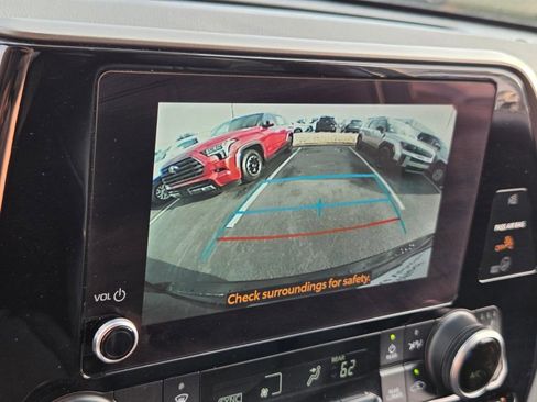 Certified 2024 Toyota Highlander XLE image 20