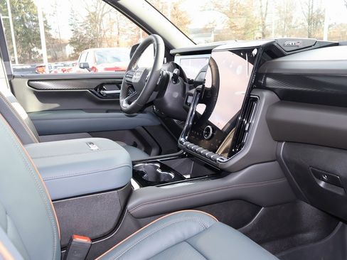 New 2026 GMC Yukon XL AT4 w/ AT4 Premium Package image 46