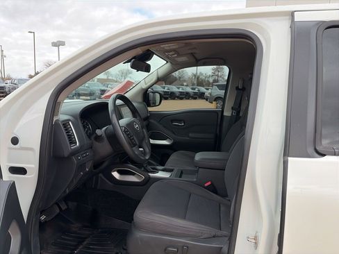 Certified 2022 Nissan Frontier SV image 7