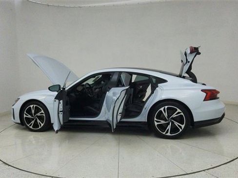 Used 2023 Audi e-tron GT Premium Plus w/ Performance Package image 67