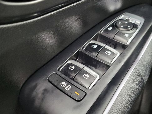 Used 2023 Kia Sorento LX image 27