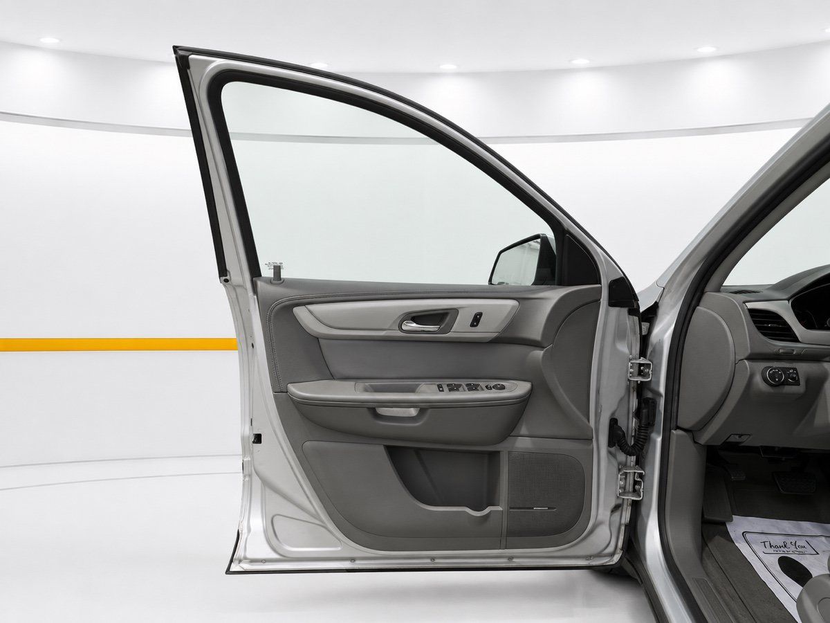 Used 2014 Chevrolet Traverse LS FWD image 10