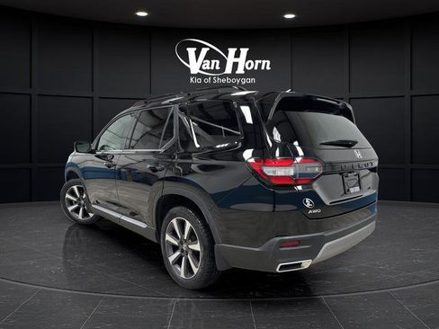 Used 2023 Honda Pilot Touring image 5