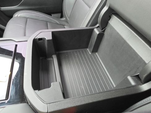 Used 2025 GMC Yukon Denali AWD/4WD image 48