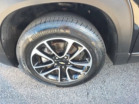 Used 2025 Chevrolet TrailBlazer LT AWD/4WD image 12