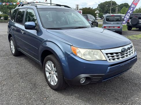 Used 2011 Subaru Forester 2.5X Limited AWD/4WD image 8