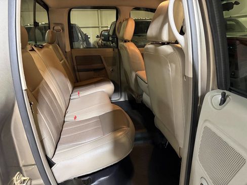 Used 2006 Dodge Ram 2500 Truck SLT image 21