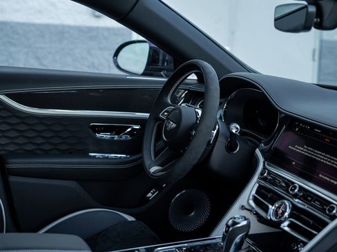 Used 2025 Bentley Flying Spur Speed image 2