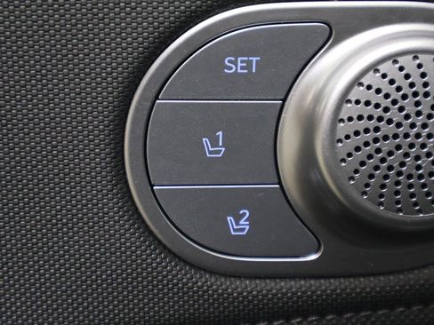 Certified 2025 Hyundai Elantra Limited image 47