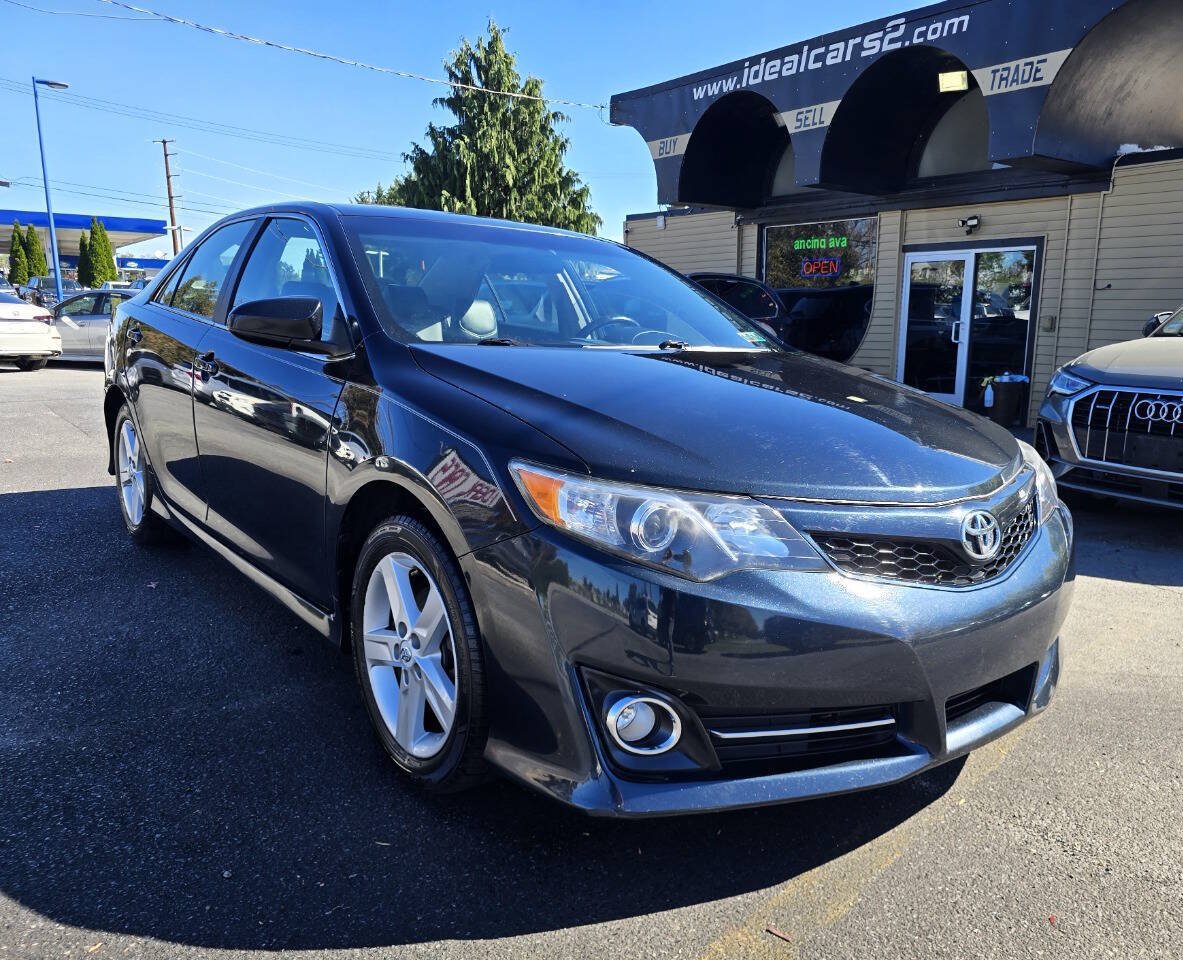 Used 2012 Toyota Camry SE FWD image 1