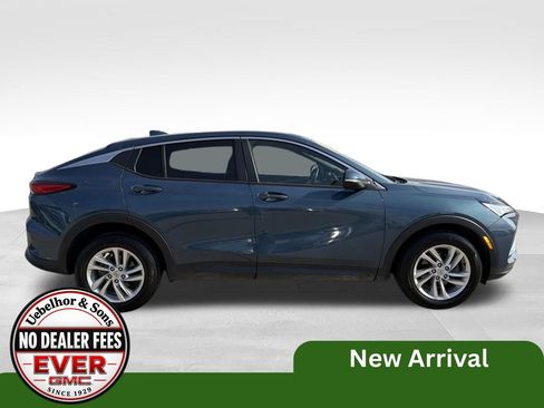Used 2024 Buick Envista Preferred w/ Convenience I Package FWD image 3