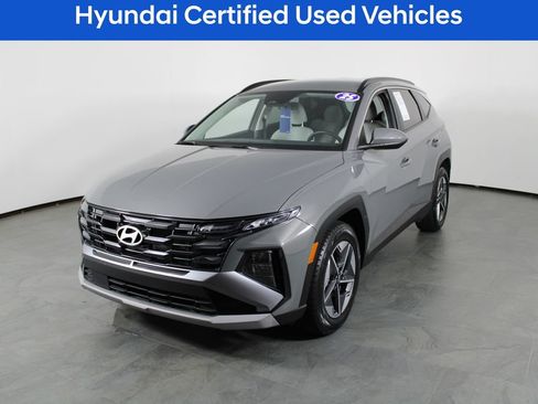 Certified 2025 Hyundai Tucson SEL FWD image 2