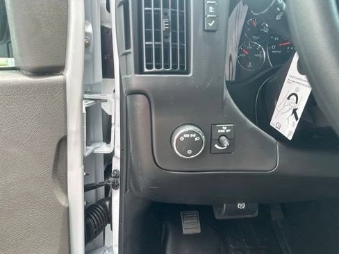 New 2026 Chevrolet Express 2500 w/ Communications Package RWD image 17