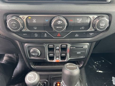 New 2026 Jeep Gladiator Sport image 31