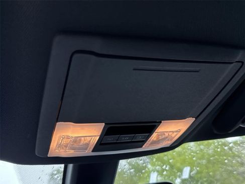 Used 2017 Ford Explorer Platinum AWD/4WD image 21