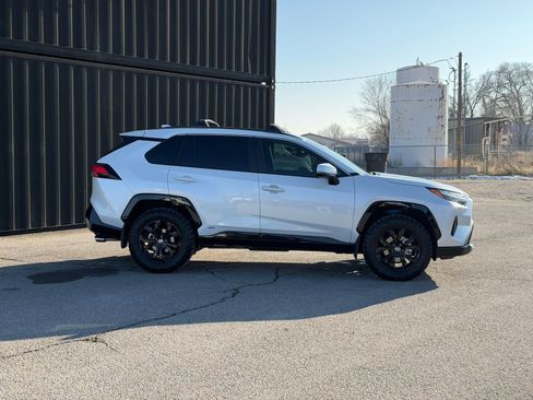 Used 2025 Toyota RAV4 SE image 6