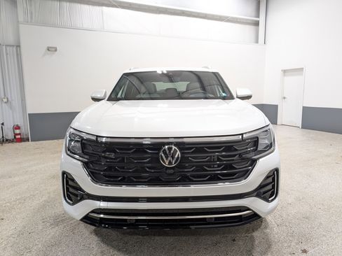 Used 2026 Volkswagen Atlas Cross Sport SEL Premium R-Line AWD/4WD image 8