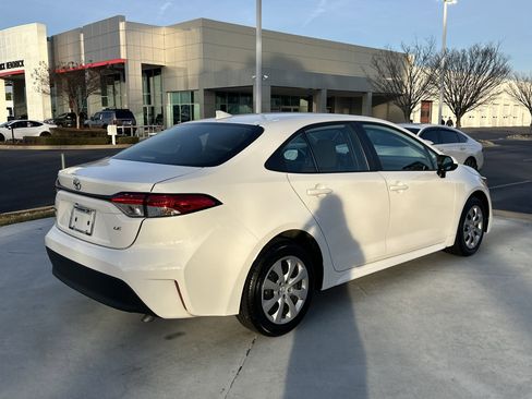 Certified 2024 Toyota Corolla LE image 10