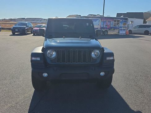 Used 2025 Jeep Wrangler Sport S image 12