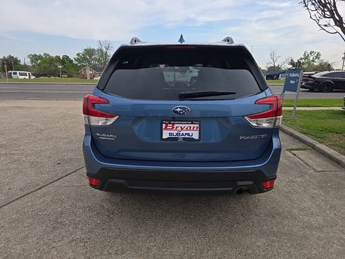 Used 2022 Subaru Forester Premium AWD/4WD image 6