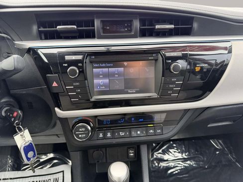 Used 2015 Toyota Corolla LE image 27