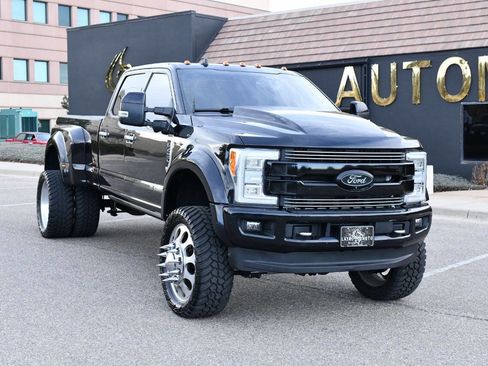 Used 2019 Ford F450 Limited image 3