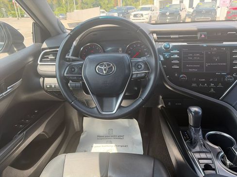 Used 2018 Toyota Camry XSE FWD image 17