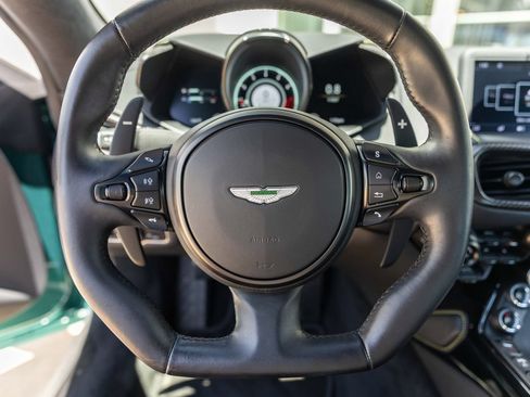Used 2023 Aston Martin V8 Vantage Coupe RWD image 24