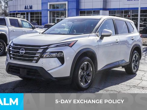 Used 2024 Nissan Rogue SV image 4