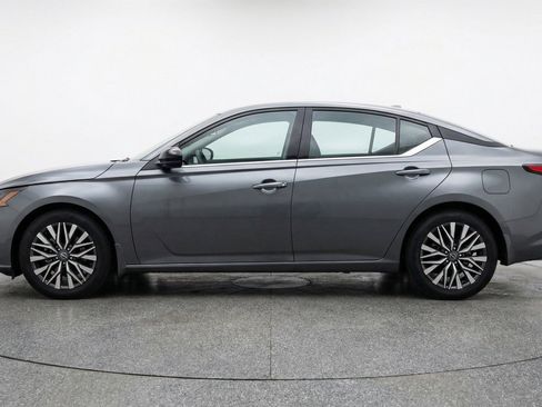 Used 2025 Nissan Altima 2.5 SV FWD image 5