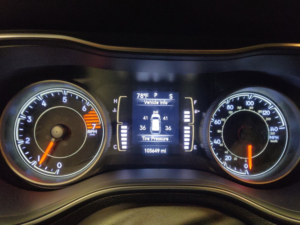 Used 2020 Jeep Cherokee Latitude Plus FWD image 23