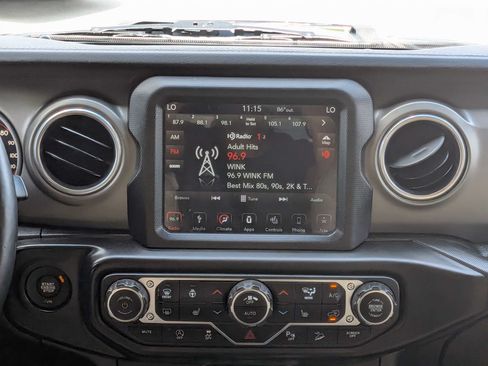 Used 2018 Jeep Wrangler Unlimited Rubicon AWD/4WD image 21