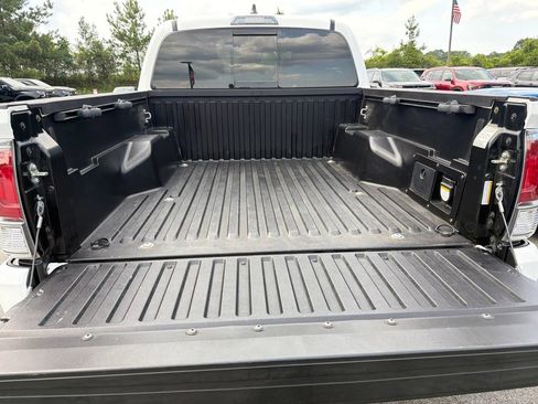 Used 2020 Toyota Tacoma TRD Sport AWD/4WD image 7