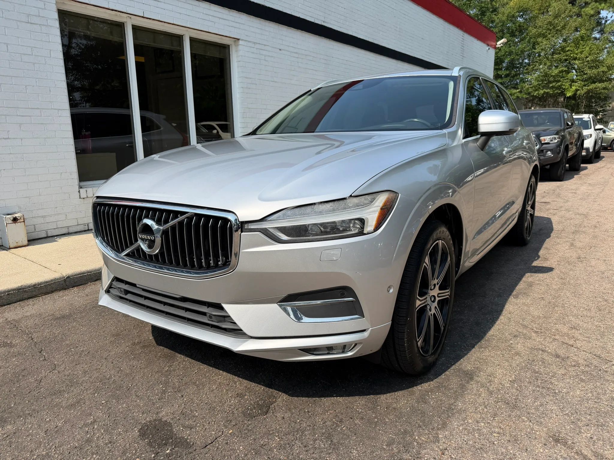 Used 2019 Volvo XC60 T5 Inscription w/ Protection Package Premier FWD image 2