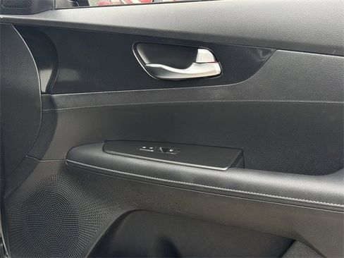 Used 2023 Kia Forte GT-Line image 27