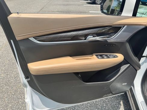 Used 2024 Cadillac XT6 Premium Luxury w/ Platinum Package FWD image 16